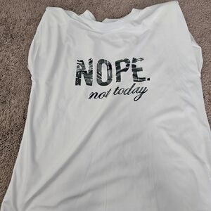 CHIC ME White Graphic Women's Top Size LARGE